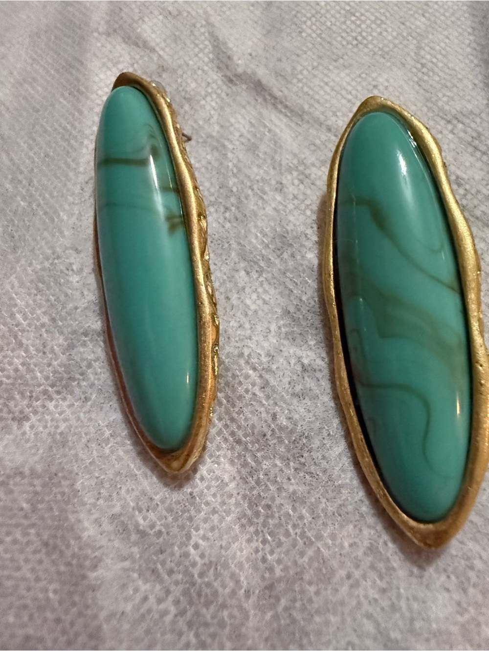 Turquoise Marbled Oval Stud Earrings - Gold Tone